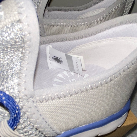 Kid’s sneakers UGG size 1 - Picture 5 of 8